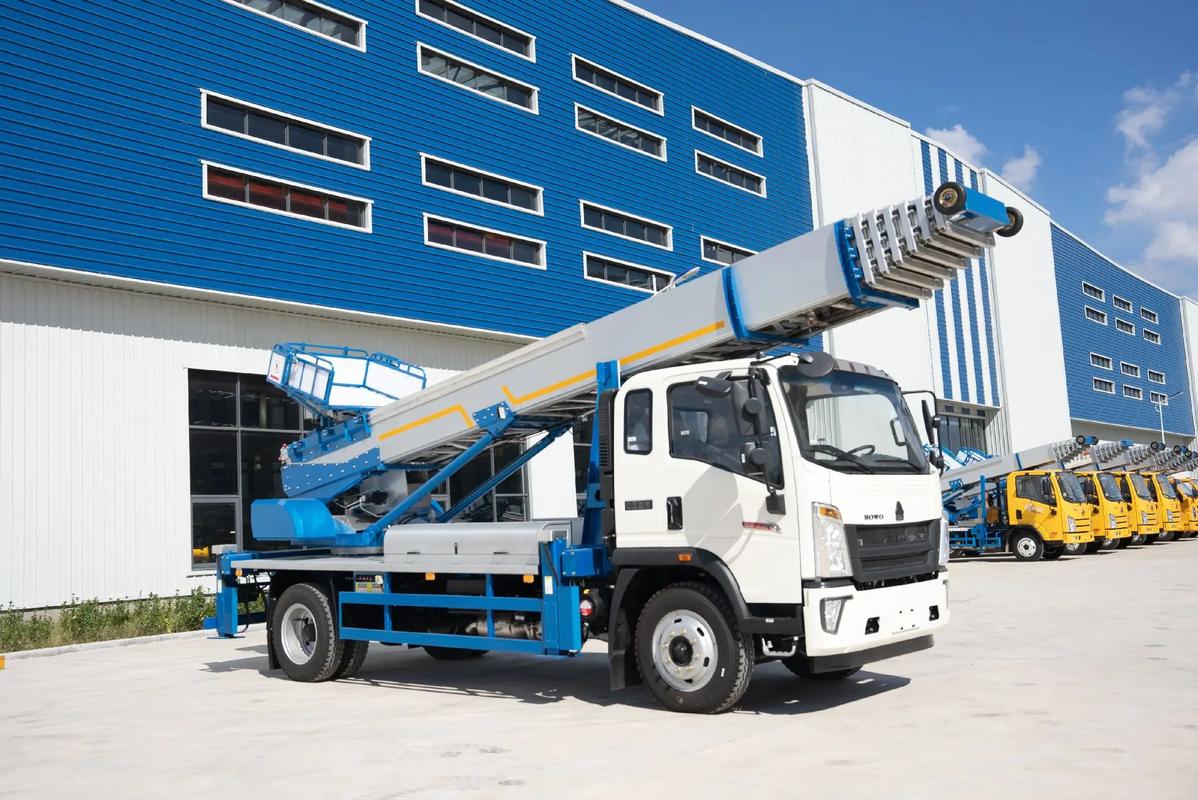 淮安洪泽出租云梯车高空作业车 建筑垃圾搬运