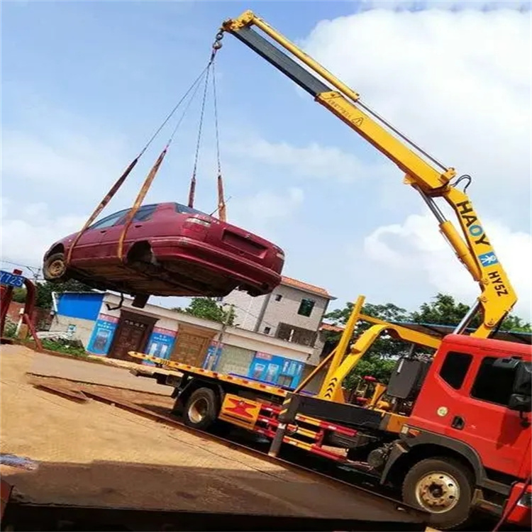 淮安洪泽吊车吊汽车的正确方法